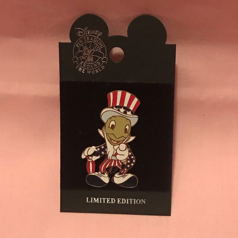 Disney Jiminy Cricket as Uncle Sam pin